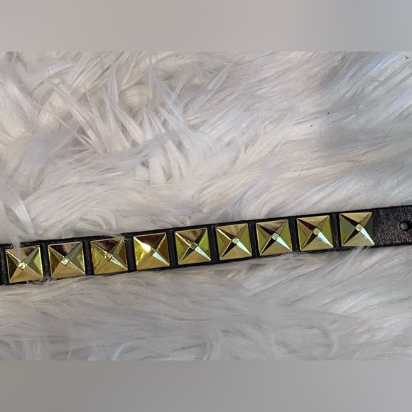 Linea Pelle Collection Size XS Black Leather Skinny Belt W/ Gold Studs - Picture 6 of 12